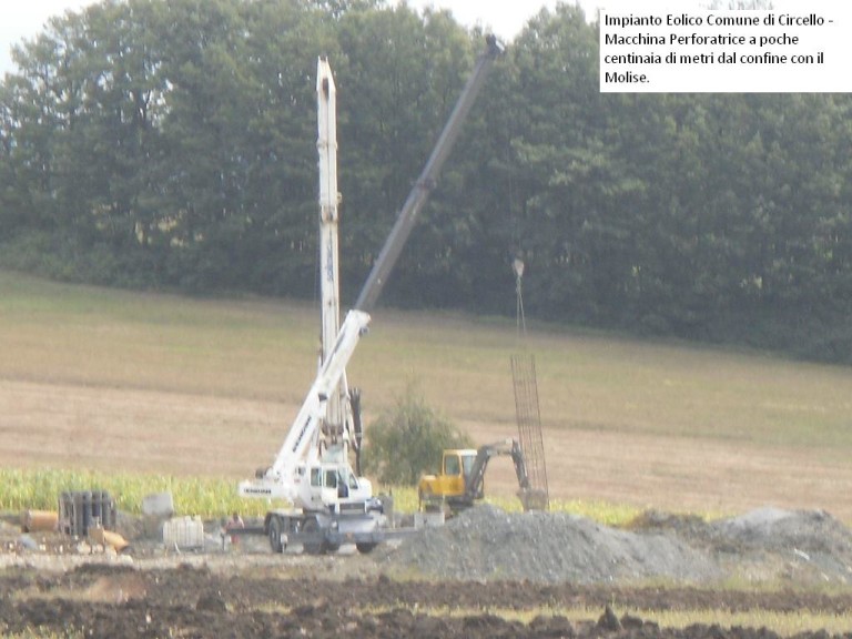 Eolico selvaggio. Iniziati lavori per un impianto al confine con il Molise