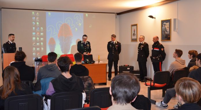 Isernia, gli studenti del “Fermi-Mattei” visitano il Comando provinciale dei Carabinieri
