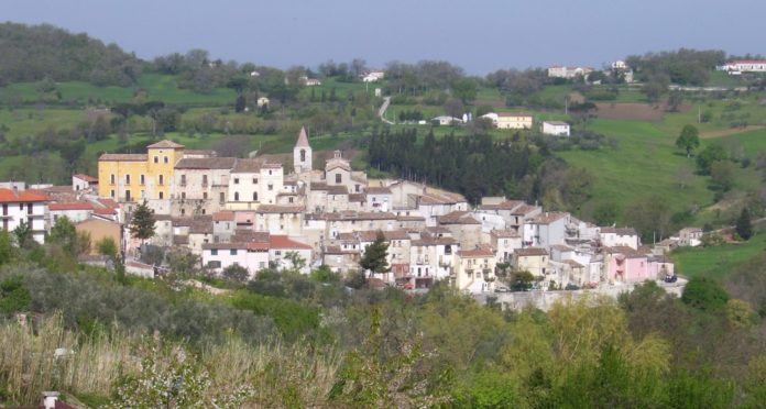 Jelsi, ladri rubano in un bar due ore dopo il terremoto: portate via sigarette