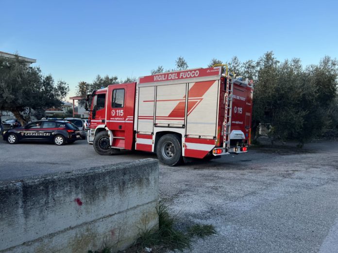 Ancora fumo e fiamme nel vecchio bowling di Termoli, intervenuti vigili del fuoco e carabinieri