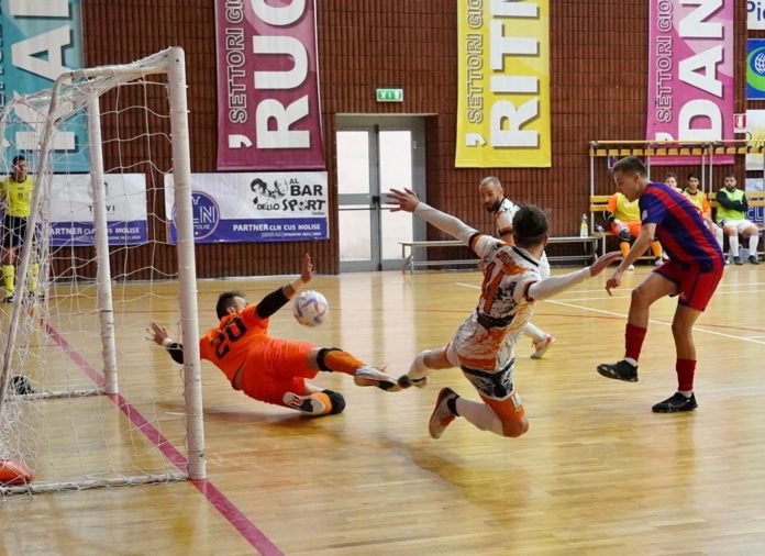 Calcio a 5, A2, Cln Cus Molise battuto dall’Active al Palaunimol
