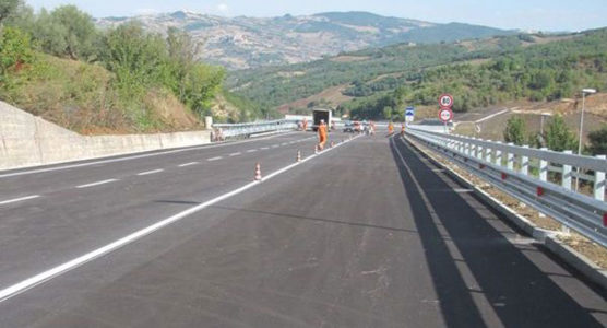 Bifernina, fino a maggio bretella e semafori per lavori: nuovi disagi e per automobilisti percorsi più lunghi