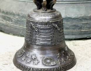 Una campana per il nuovo Papa, il dono della Fonderia Marinelli di Agnone