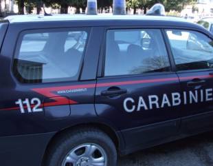 Ruba 5 monopattini e reagisce con violenza contro i carabinieri, arrestato 41enne