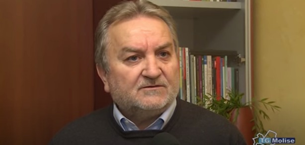 Il teatrino della politica: ennesimo atto.