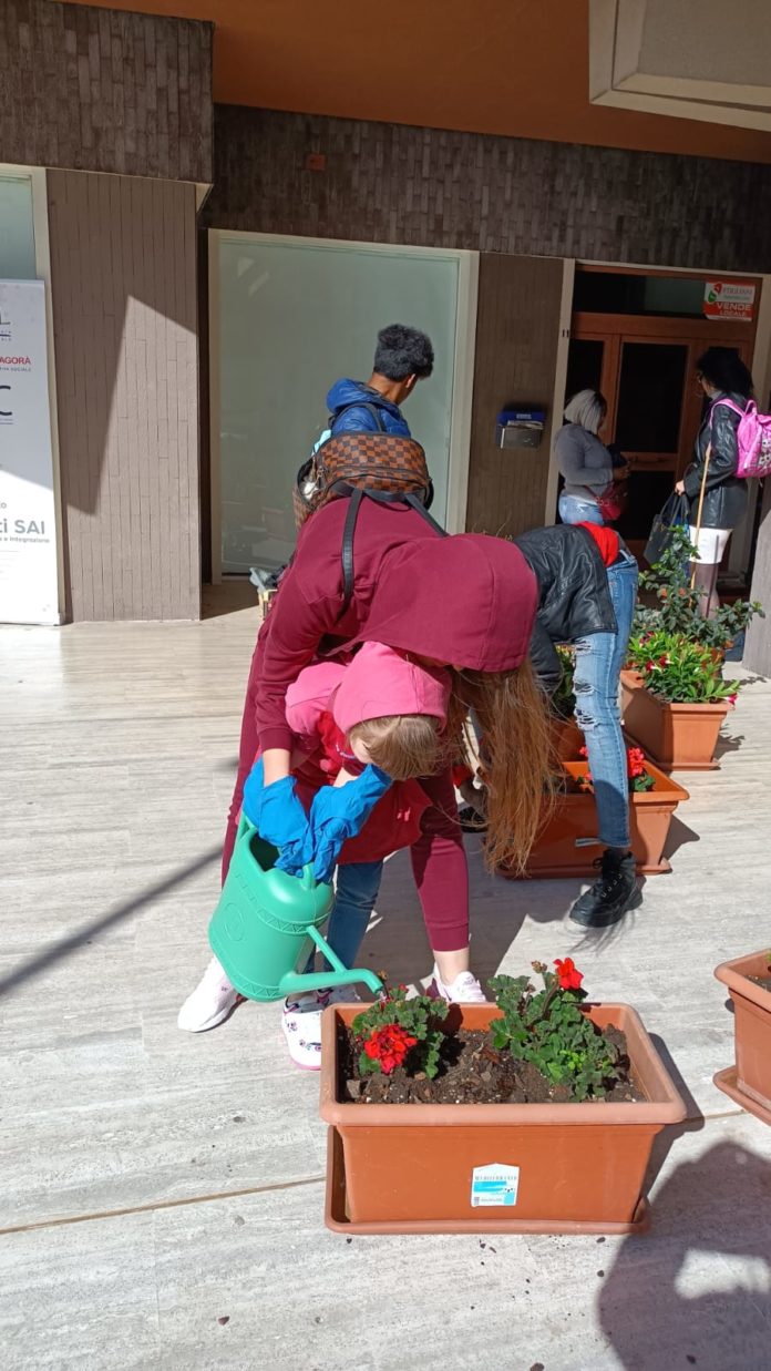 Successo per il laboratorio di giardinaggio “Ci vuole un fiore 2”