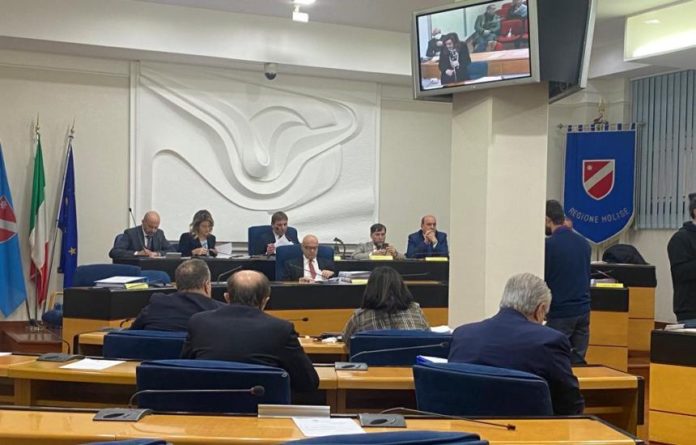 Feste finite, la politica chiamata a fari i conti col bilancio regionale e le elezioni di giugno
