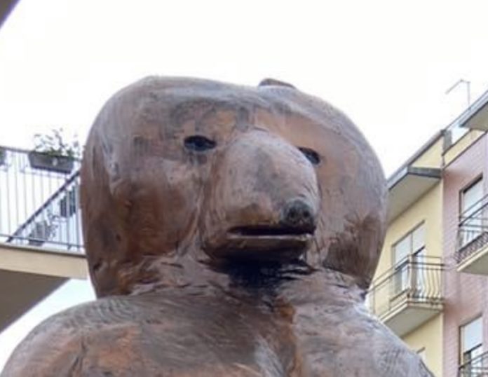A Isernia la scultura dedicata all’orso Juan Carrito