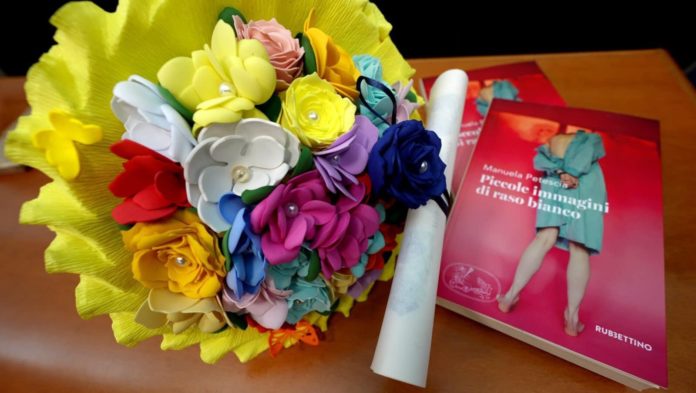 Piccole immagini di raso bianco, a Macchiagodena la presentazione del libro di Manuela Petescia