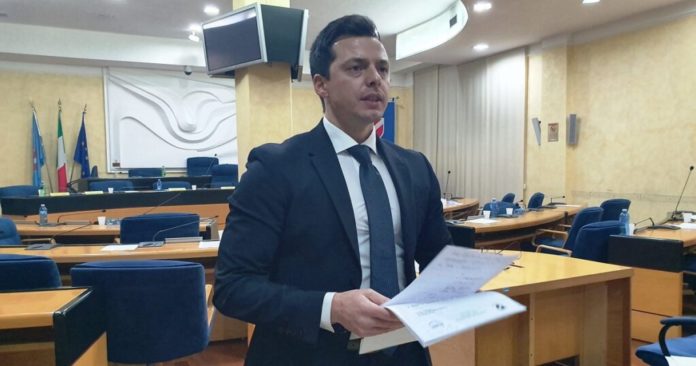 Sanità: il Movimento 5 Stelle interroga Roberti sul taglio dei fondi del Pnrr