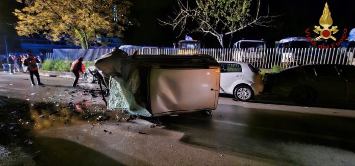 Incidente stradale a Isernia, tre ragazzi in prognosi riservata al “Veneziale”