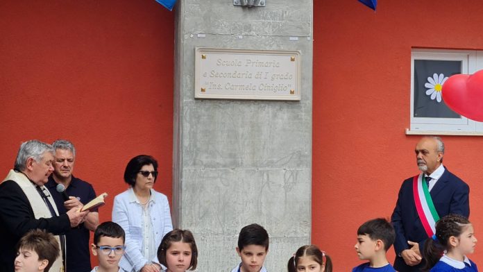 Colletorto, intitolata la scuola alla maestra Carmela Ciniglio