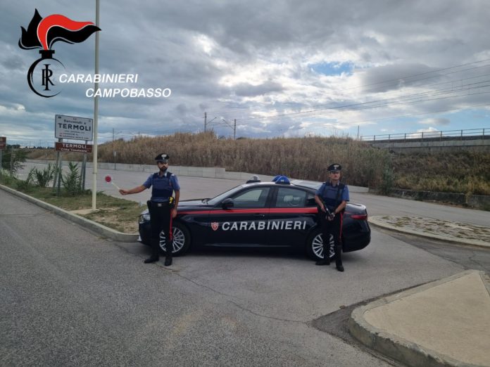 Scippa un 73enne e si scatena una colluttazione con l’uomo giunto in soccorso dell’anziano: arrestato un 29enne
