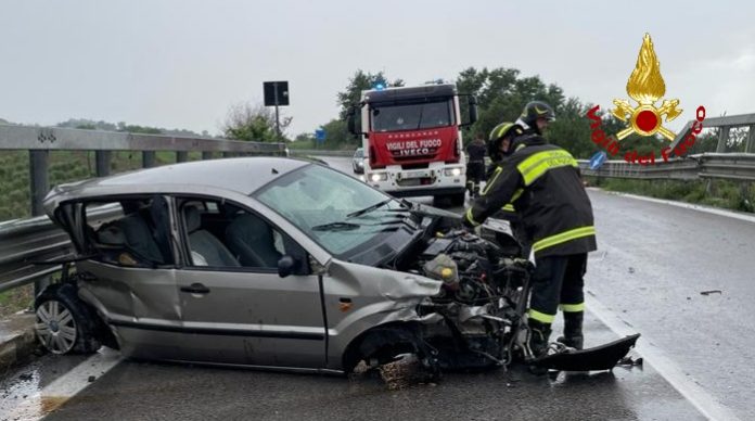 Aruto finisce fuori strada nei pressi della Bifernina, in territorio di Larino. Illeso il conducente