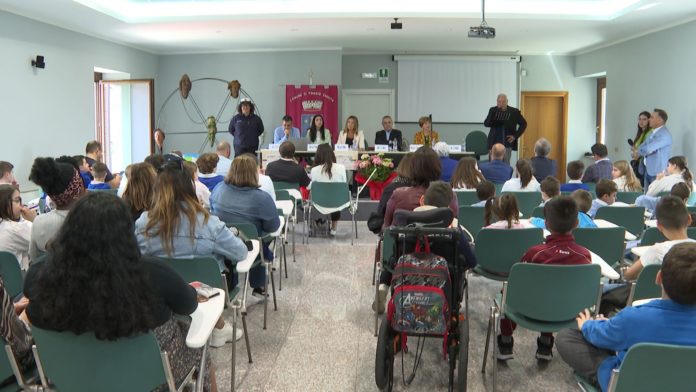 Inaugurata la nuova biblioteca comunale a Poggio Sannita: libri ma anche foto, ebook e film