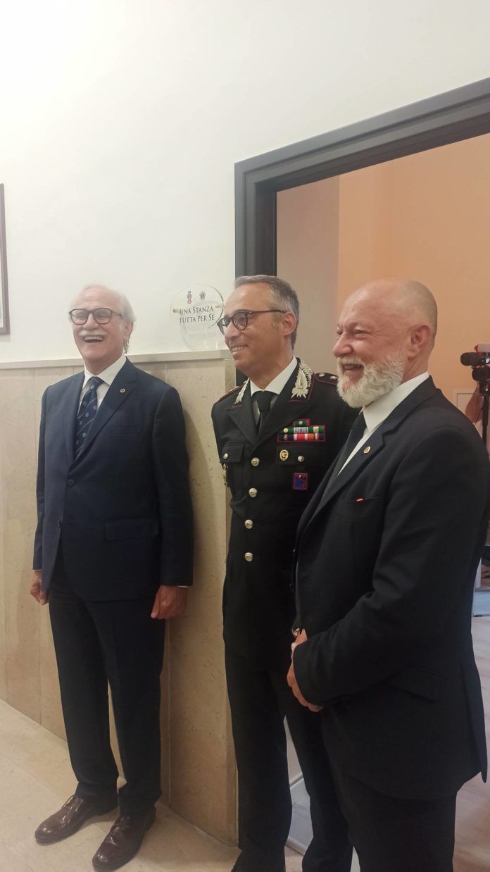 Una stanza tutta per sé, inaugurato lo spazio per l’ascolto delle vittime di violenza nella caserma Carabinieri a Campobasso