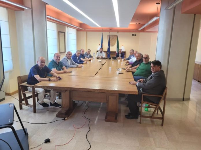 Regione, si parte con una Giunta a tre. Positivo il primo vertice di maggioranza