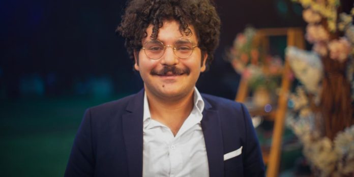 In mancanza di eroi veri si creano quelli di carta