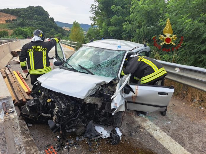 Si schianta con l’auto contro un cantiere sulla statale 645: muore 79enne di Riccia