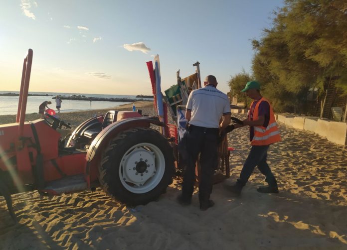 Campomarino lido: la Capitaneria di Porto di Termoli sequestra sdraio e ombrelloni lasciati di notte sulla spiaggia libera