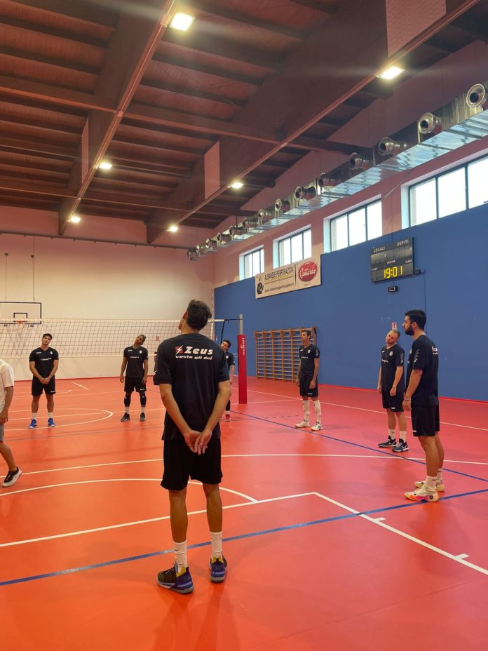 Volley, Serie B, EnergyTime Spike Devils, entusiasmo e sorrisi al via. Al Montini un gruppo determinato a mettersi in mostra