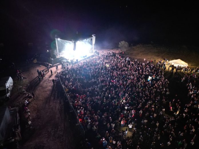 I “The Kolors” incantano Trivento, pubblico delle grandi occasioni in contrada Fonte del Cerro
