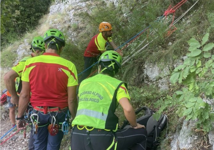 Roccamandolfi, donna di 32 anni precipita e perde la vita