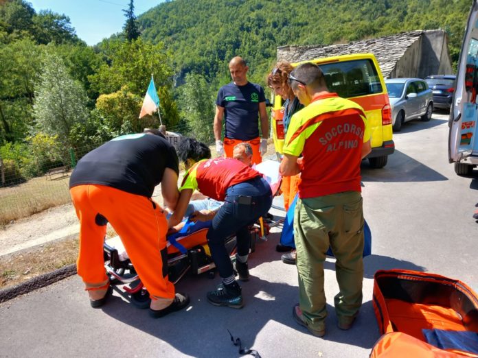 Cascate di Carpinone, uomo di 59 anni si fa male a una gamba: interviene il Soccorso Alpino