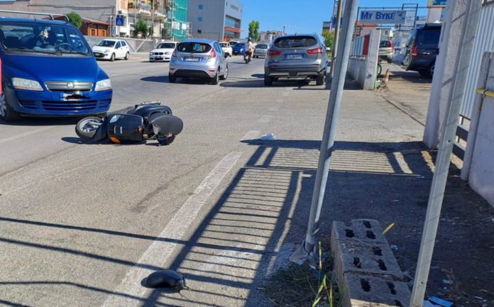 Termoli, scontro tra auto e scooter. Feriti due ragazzi
