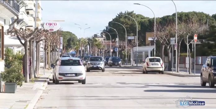 Campomarino lido: auto investe ragazzo in bici e scappa