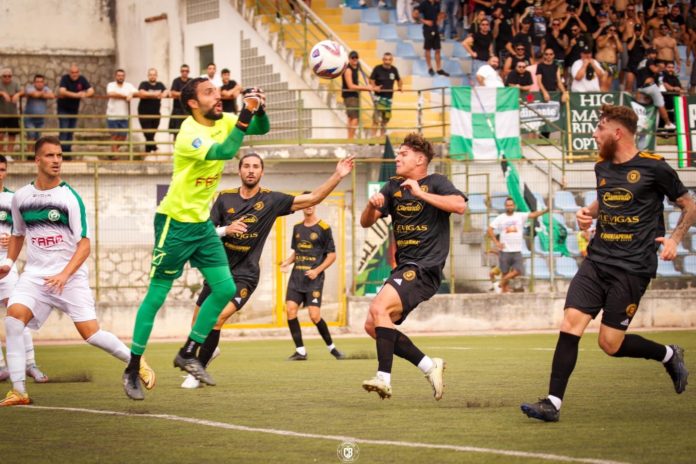 Calcio, Serie D, verso la terza di campionato. Prime polemiche arbitrali nel derby Chieti – L’Aquila. Il Matese pensa all’attaccante El Ouazni