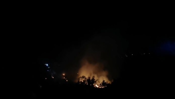 Vasto incendio a Fornelli: minacciate alcune case