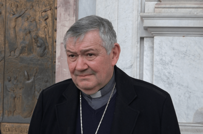 “La storia di Davide interpella tutti” la riflessione del vescovo Gianfranco De Luca sul caso di Davide Macciocco