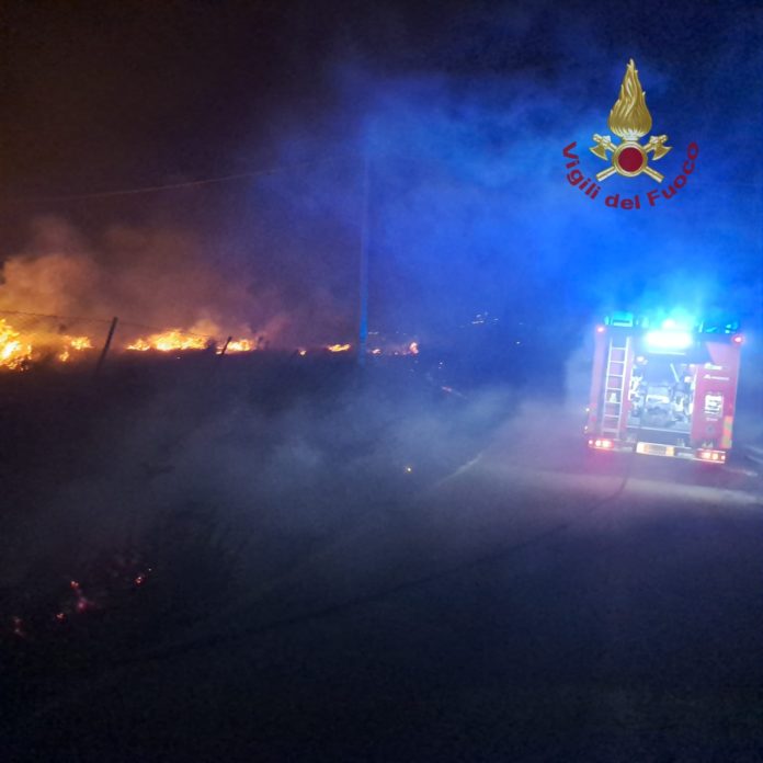 Incendi, è ancora emegenza: roghi a Mirabello e Tavenna