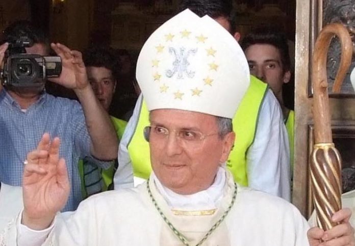 Il vescovo di Isernia avverte: “Scomunica per chi partecipa alla messa del patriarca” scomunica rocchetta a volturno