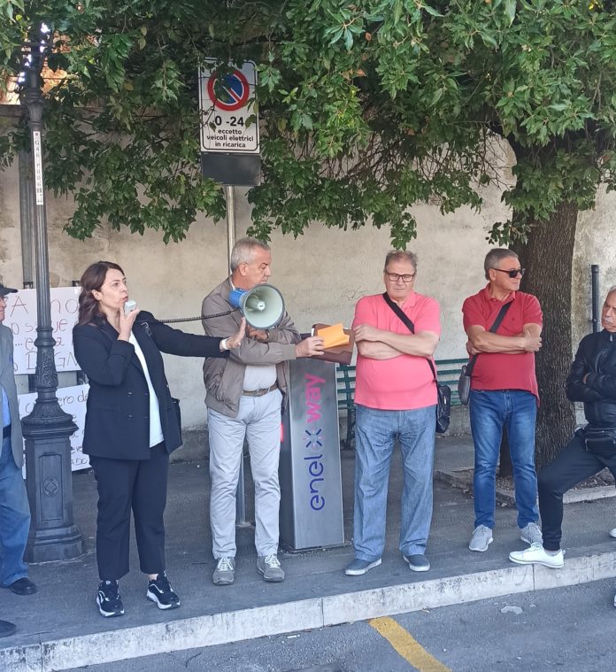 Prima assemblea del Comitato per il decoro del cimitero, piena disponibilità di Palazzo San Giorgio a risolvere i problemi