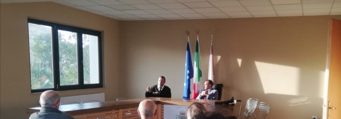 Prevenzione alle truffe e buone prassi per la salute psicofisica, il Comune di Busso e l’Arma dei carabinieri incontrano gli anziani