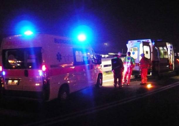 Auto si ribalta sulla Isernia-Castel di Sangro: due feriti Isernia-Castel di Sangro