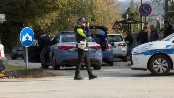 Lite per questioni di viabilità a Campobasso, automobilista ferito trasportato al Cardarelli