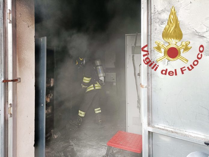 Incendio in una azienda di Selva Piana, intervengono Vigili del fuoco e Carabinieri