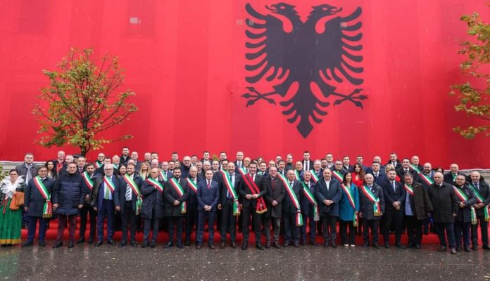 i 4 sindaci molisani dei comuni arbereshe a Tirana per l’anniversario dell’indipendenza albanese