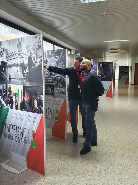 Polizia: inaugurata mostra Ansa alla Scuola Allievi di Campobasso