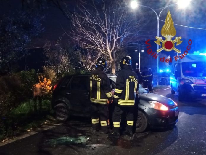 Finisce fuori strada con l’auto a Cercepiccola, muore un uomo di 63 anni