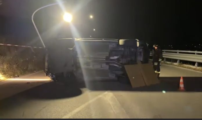 Isernia, auto ribaltata: illeso il conducente