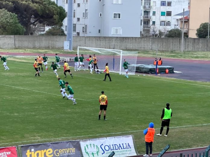 Calcio, Serie D, Esposito resta a Termoli, la società giallorossa ai dettagli per Longo e Burzio. Campobasso si avvicina l’attaccante Maio