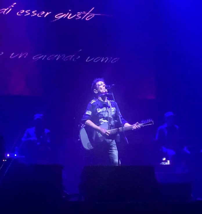 Bennato a Isernia, soldout e energia rock blues all’auditorium