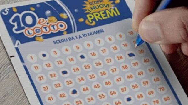 Con 3 euro ne vince 500mila, festa grande al Kiss Bar di Riccia