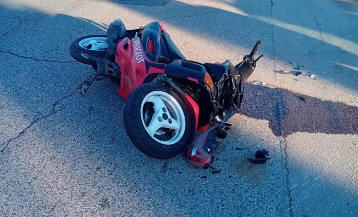 Termoli, travolge uno scooter con l’auto e scappa. Ferito un ragazzo di 15 anni