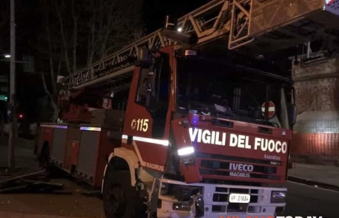 Carpinone, auto ribaltata in centro: salvo il conducente
