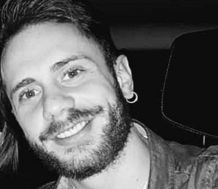 Un defibrillatore in memoria di Mario: la mamma lo dona al comune di Agnone defibrillatore mario